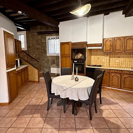 Maison De Village En Pierre Dom wakacyjny *